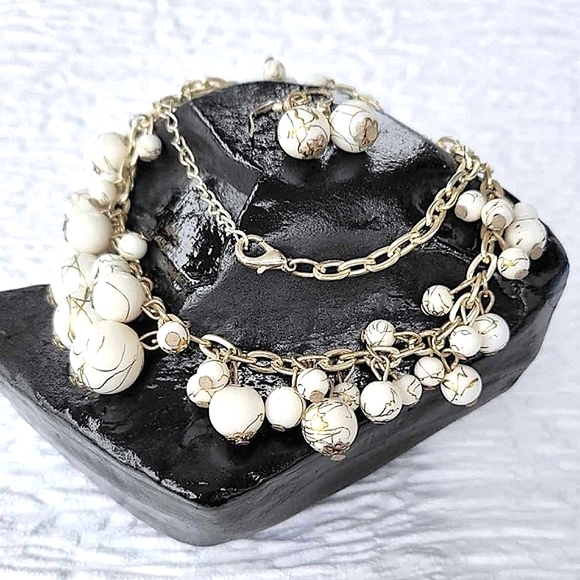 Vintage Silver Faux Pearl Cluster Gold Drizzle Timeless Bauble Necklace Set - Picture 4 of 10